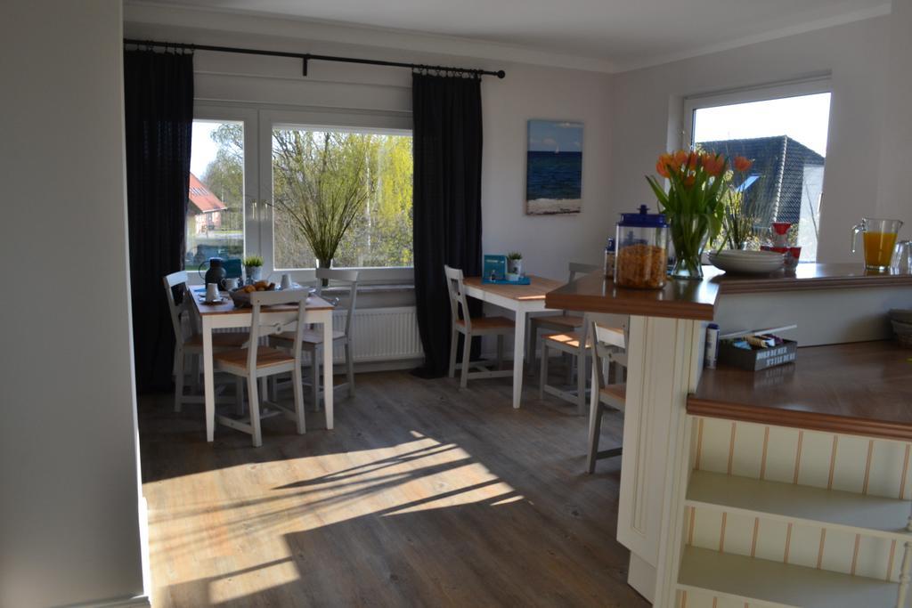Hotel & Ferienunterkuenfte Hus Seeblick เฟมาร์น ภายนอก รูปภาพ